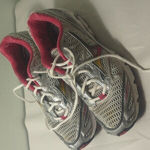 Mizuno wave rider 12 women’s sneaker size 11